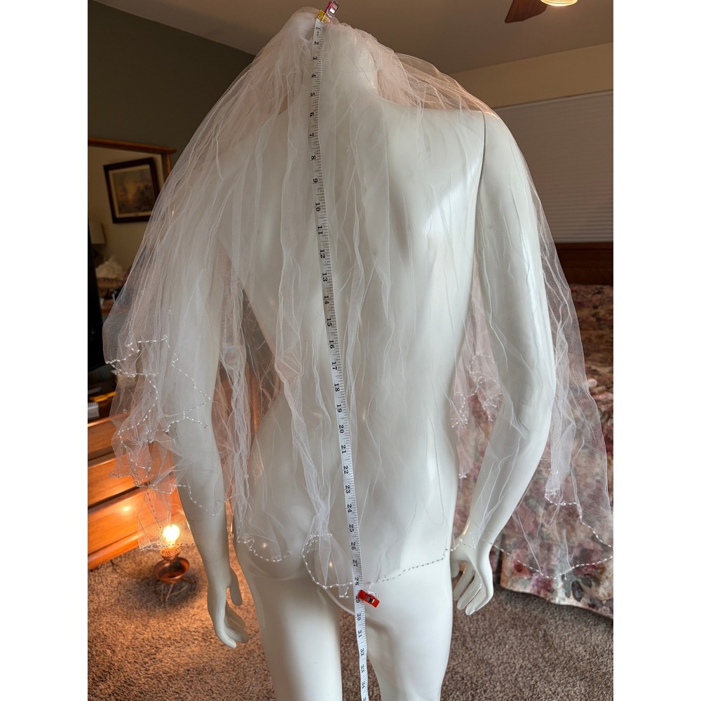 White Two Tier Beaded Scalloped Edge Bridal Veil Waist Length Pearl Trim 34in - Picture 6 of 14